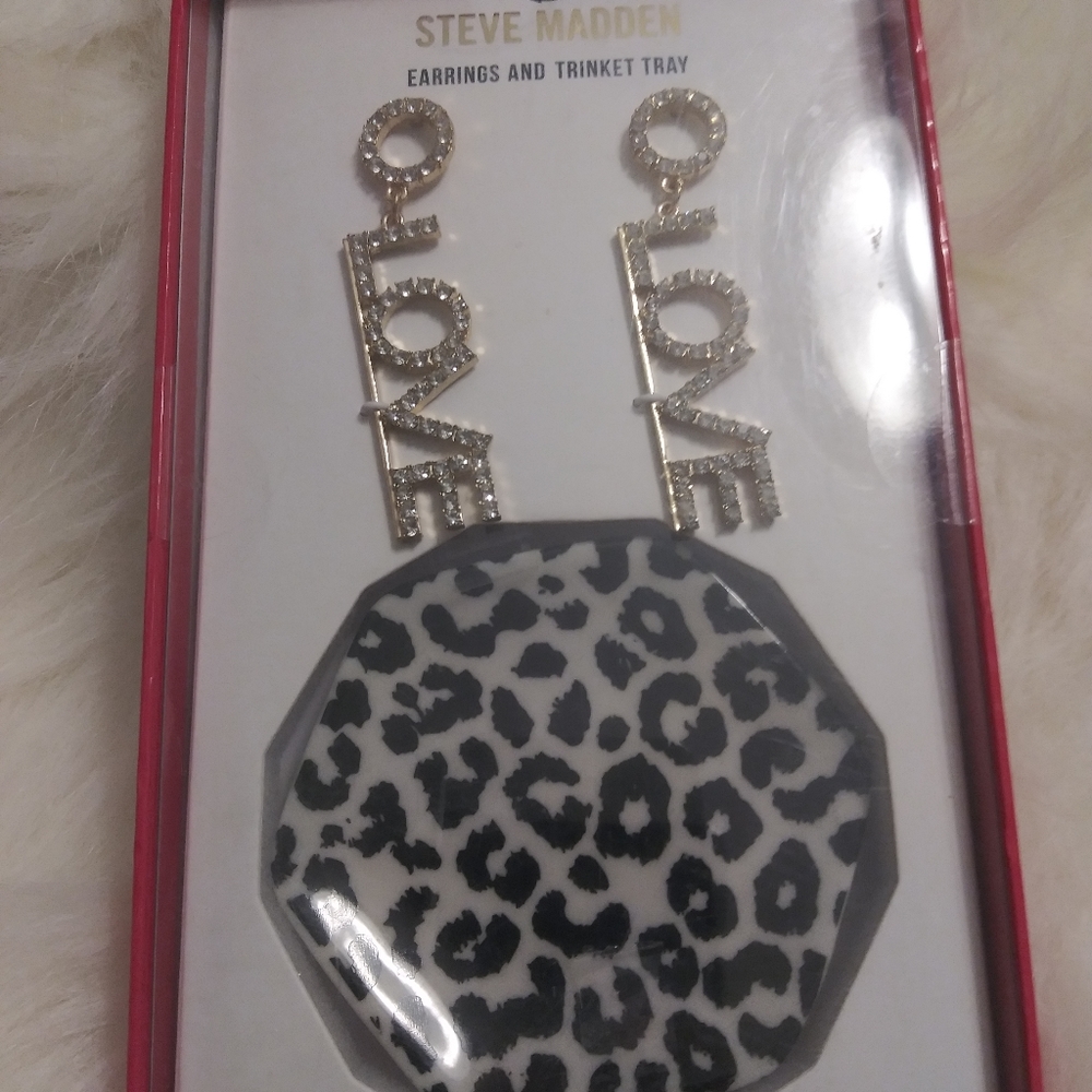 Steve Madden Love Earrings and small holder